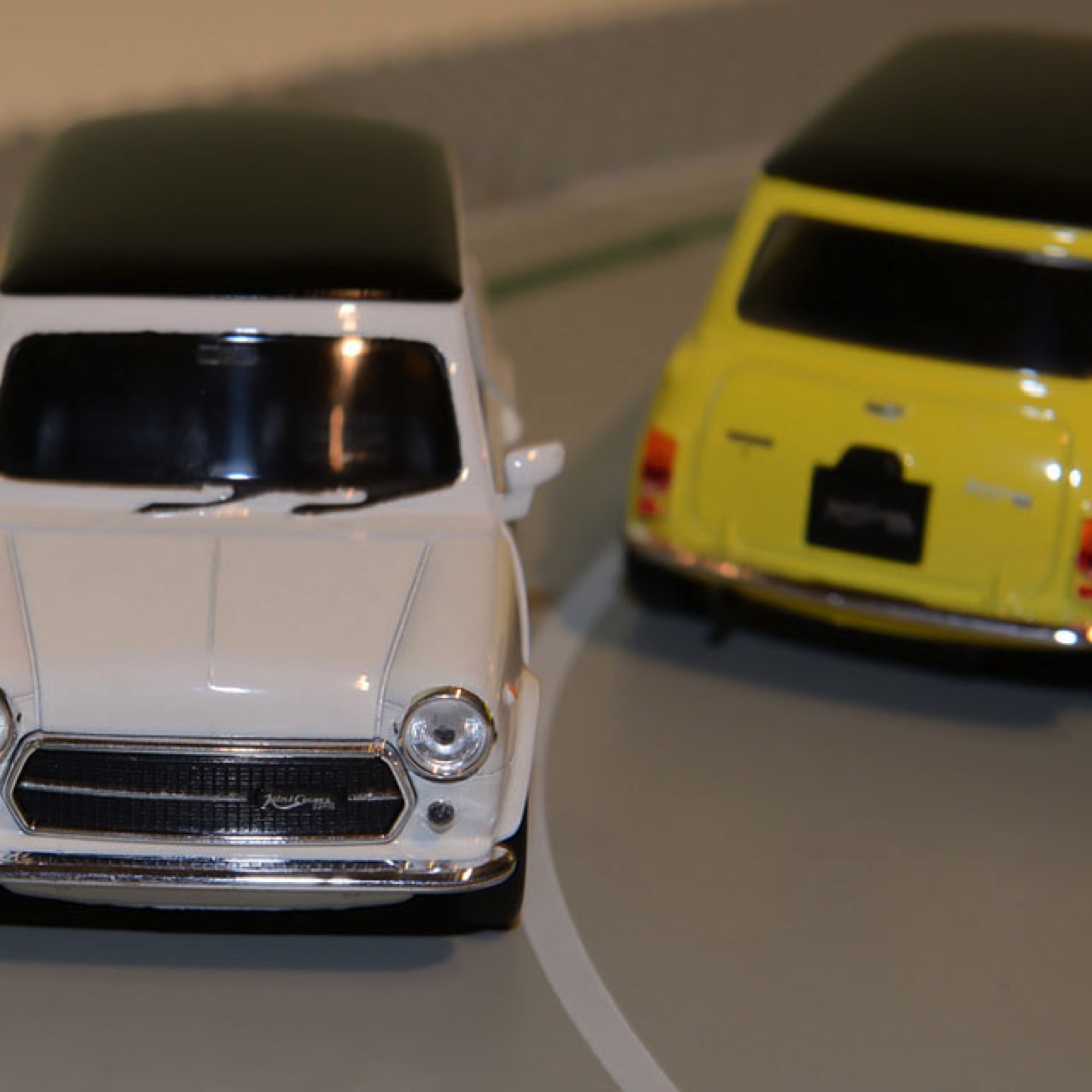 Kitsch und Kunst Blechspielzeug Moni Cooper