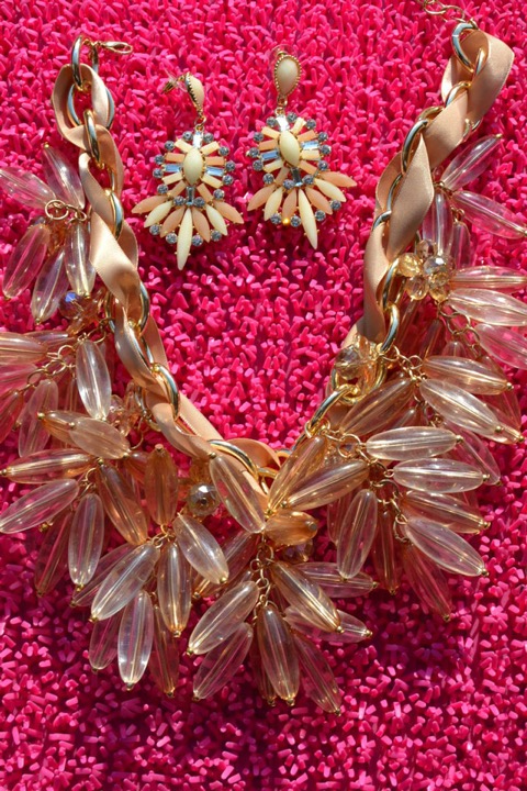 Exklusiver Mode-Schmuck Kitsch und Kunst Graz