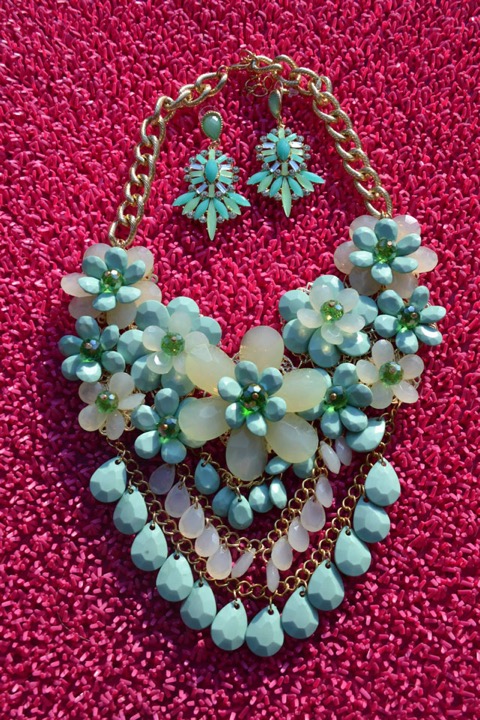 Schmuck und Accessoires bei Kitsch und Kunst